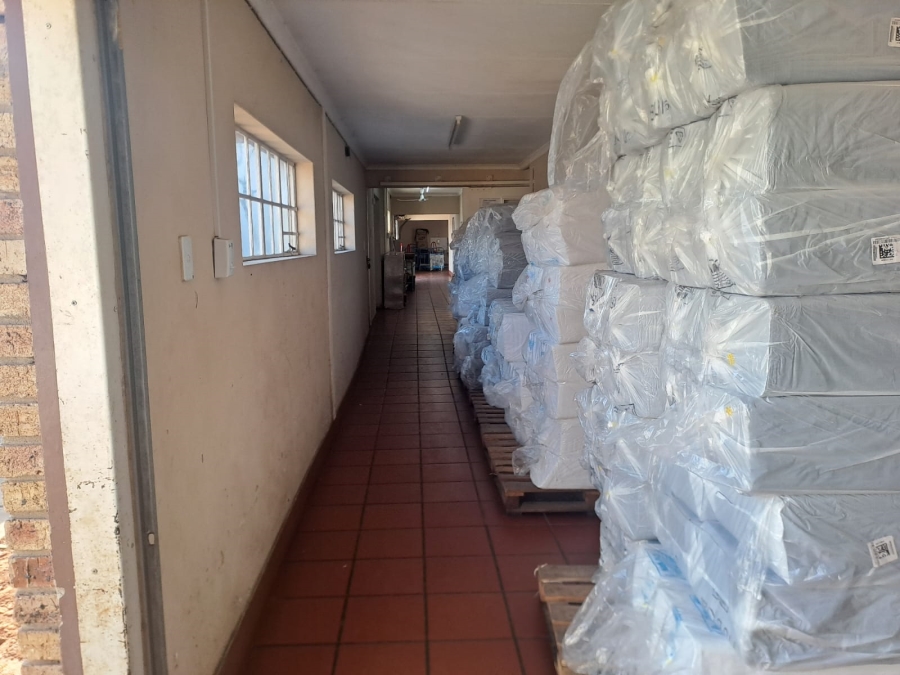 Commercial Property for Sale in Oos Einde North West